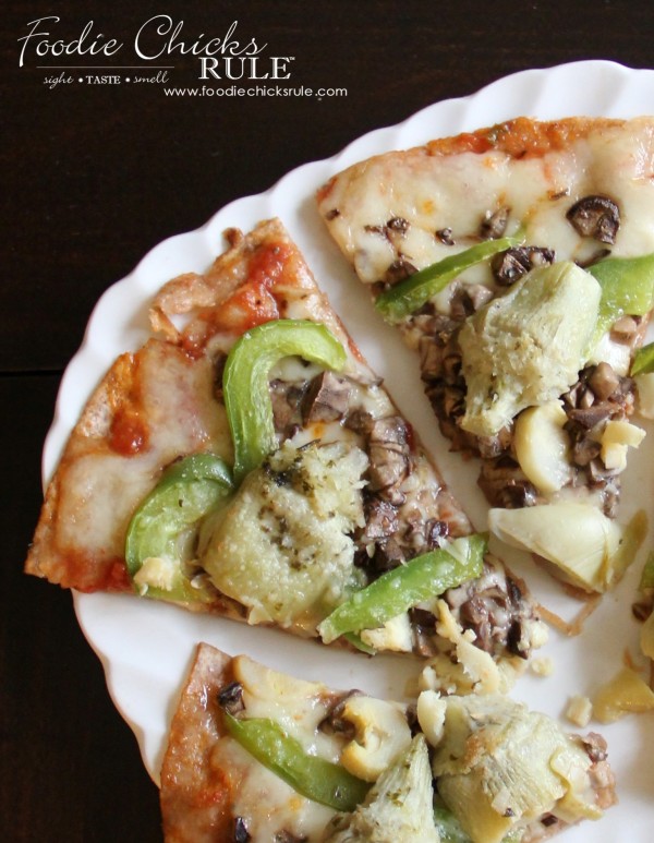 Healthy Veggie Pizza! SO simple tho throw together with these (or any!) ingredients! foodiechicksrule.com #healthyveggiepizza #healthypizza #veggierecipes #healthyrecipes #pizzarecipes #tortillarecipes #glutenfreerecipes #dairyfreerecipes