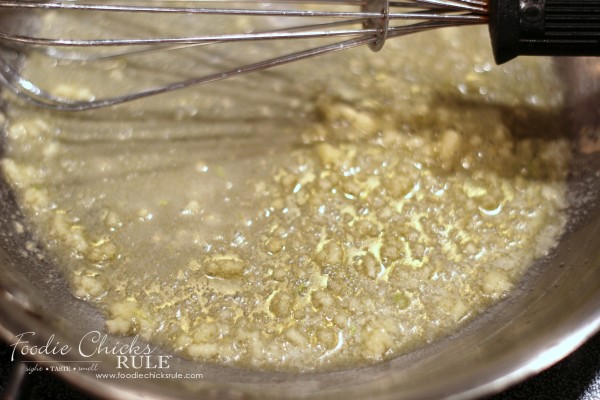 Thai Basil Chicken and Rice - Garlic - #thaibasil #chicken #recipe foodiechicksrule.com
