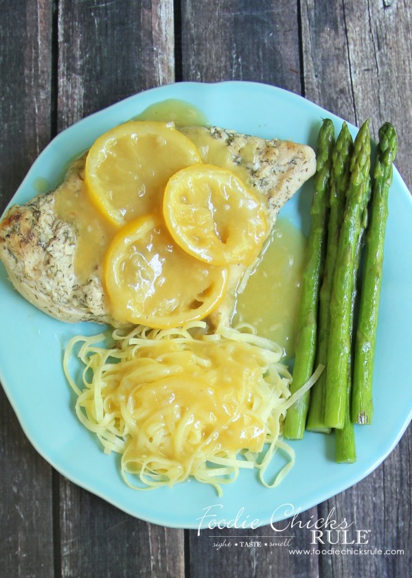 Garlic Lemon Sauce - SOOO tasty! - #lemonchicken #garlicchicken foodiechicksrule.com