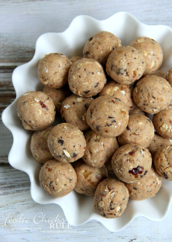 Gluten Free Healthy Breakfast Balls (and snacks) - Grab & Go! #glutenfree foodiechicksrule