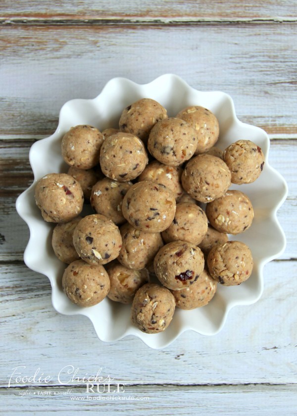 Gluten Free Healthy Breakfast Balls (and snacks) - Grab and Go! #glutenfree foodiechicksrule