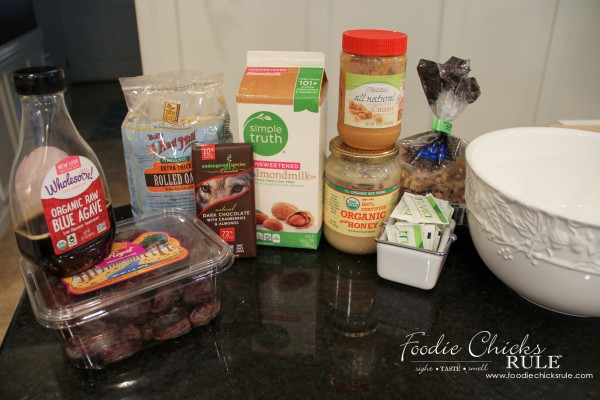 Gluten Free Healthy Breakfast Balls (and snacks) - Ingredients needed - #glutenfree foodiechicksrule