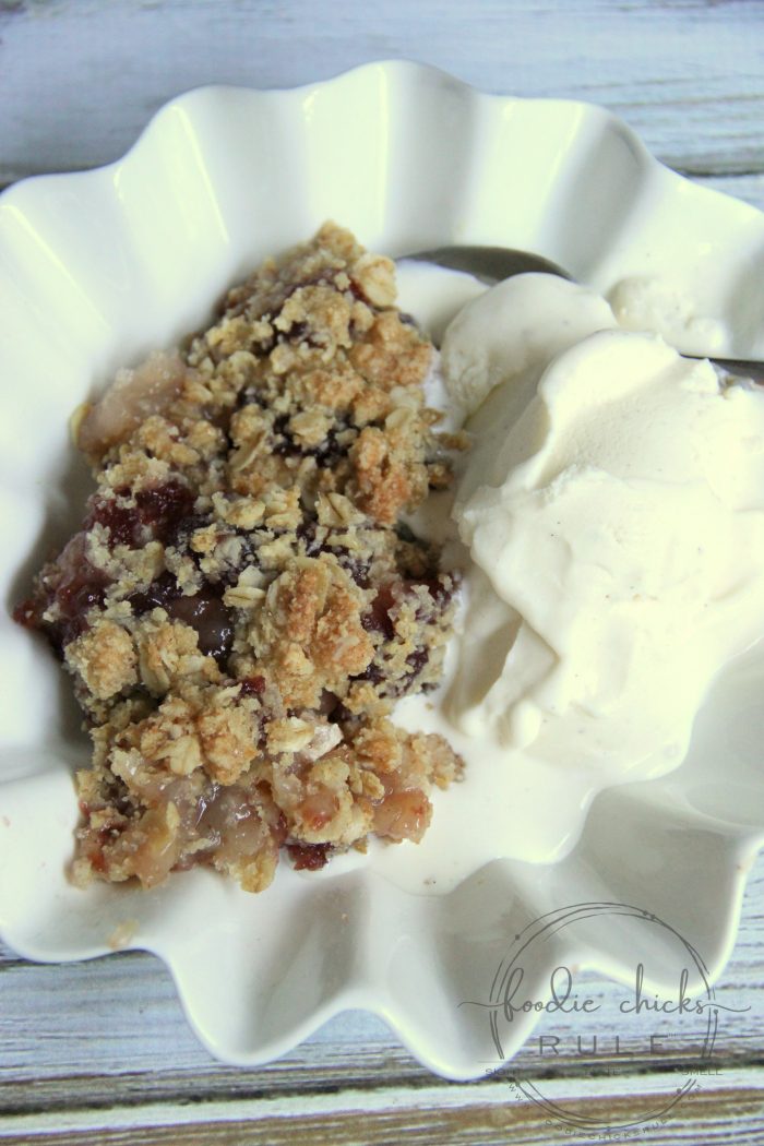 Gluten Free Cranberry Apple Crisp - foodiechicksrule.com #glutenfree #cranberryapple #applecrisp