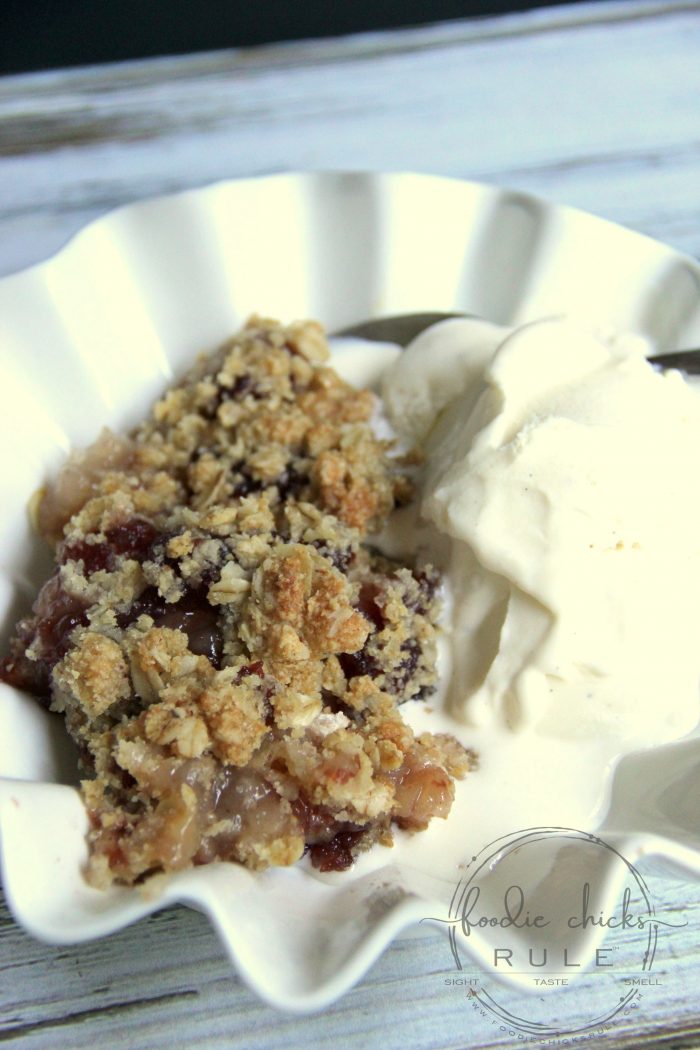 Gluten Free Cranberry Apple Crisp - foodiechicksrule.com #glutenfree #cranberryapple #applecrisp