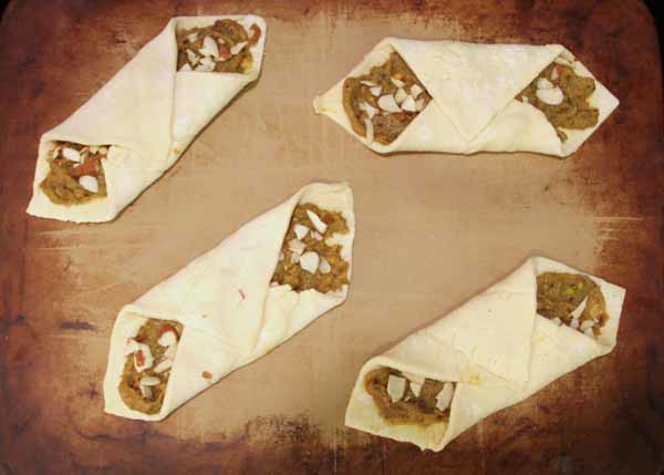 Pistachio Almond Pastry - BAKE - foodiechicksrule.com #almondpastry #pistachiopastry #pistachio