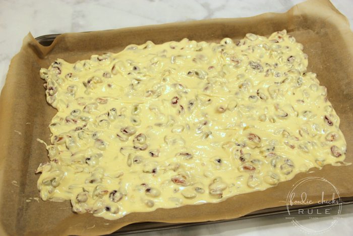 White Chocolate Cranberry & Pistachio Bark foodiechicksrule.com #holidaydesserts #Christmasdesserts #whitechocolatecranberrypistachio #pistachiodesserts #whitechocolatebark