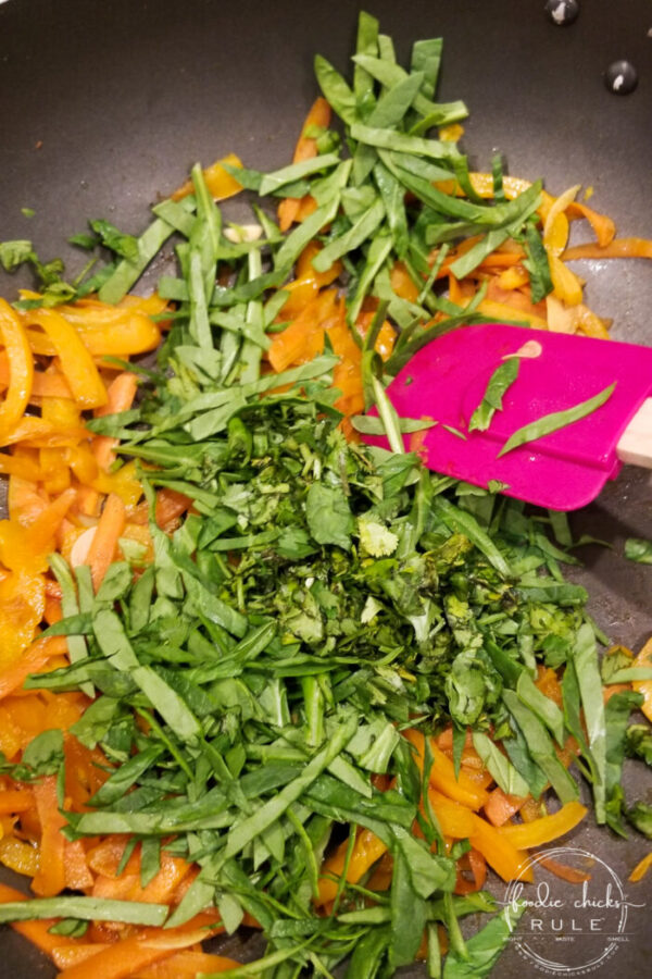 This Veggie Noodle Stir Fry is PLANT BASED for a healthy, and quick, meal option! So fresh and good! foodiechicksrule.com #veggiemeal #plantbased #vegan #noodlestirfry #stirfry #vegandinners #plantbasedideas