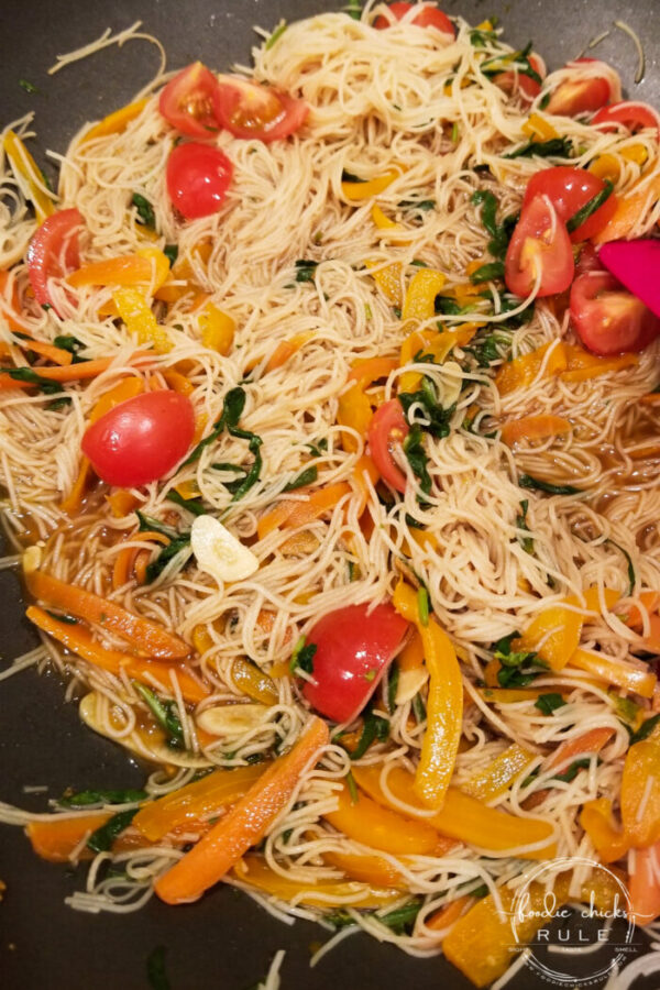 This Veggie Noodle Stir Fry is PLANT BASED for a healthy, and quick, meal option! So fresh and good! foodiechicksrule.com #veggiemeal #plantbased #vegan #noodlestirfry #stirfry #vegandinners #plantbasedideas